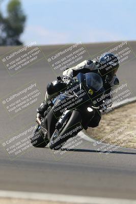 media/Sep-21-2025-TrackDaz (Sun) [[277c75b276]]/C Group/1240pm (Turn 2)/